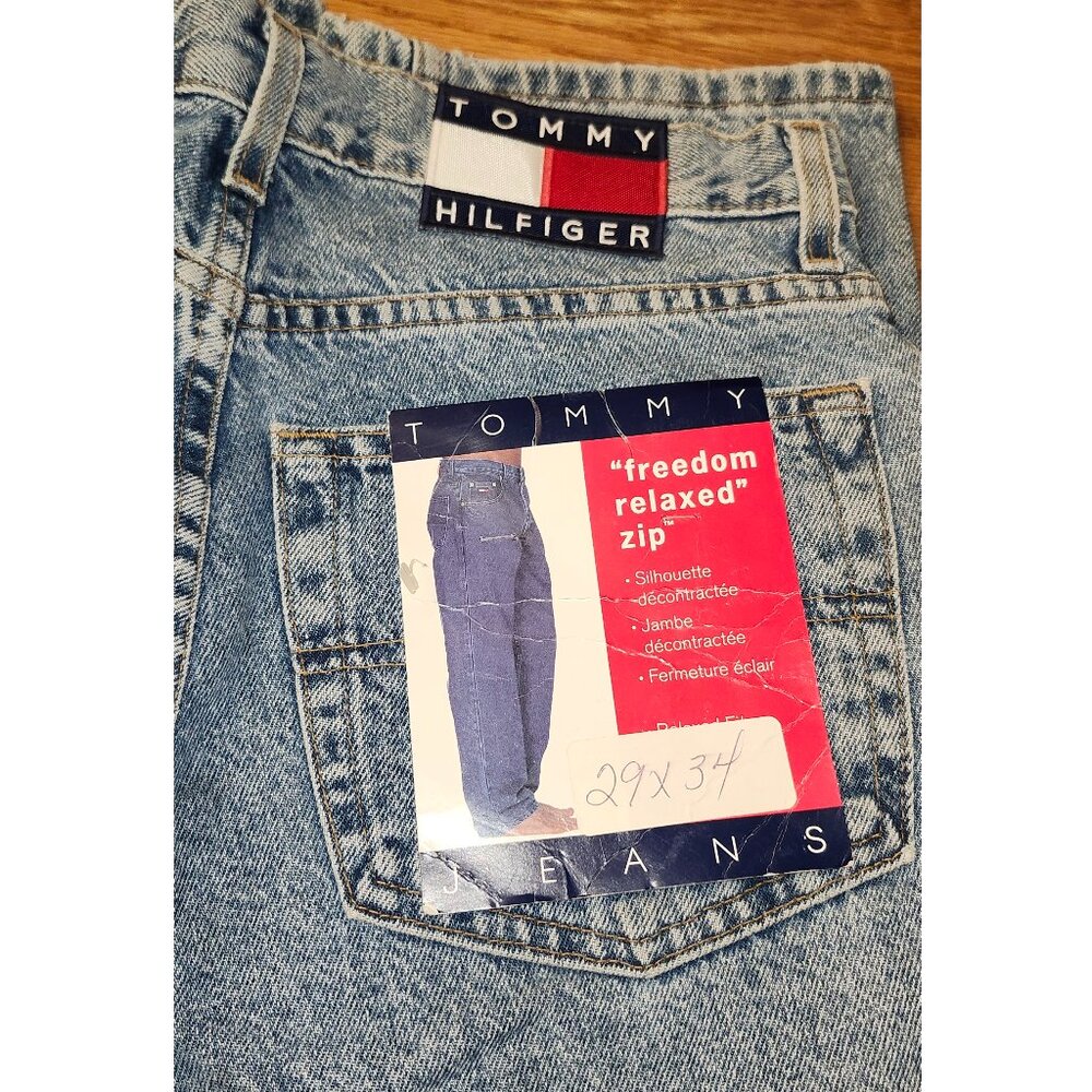 NEW Men's Tommy Hilfiger Freedom Relaxed Zip Jeans Size 29 x 34 Light Blue